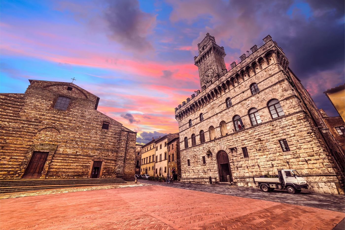 Colorful sunset in Motepulciano Piazza Grande.jpg